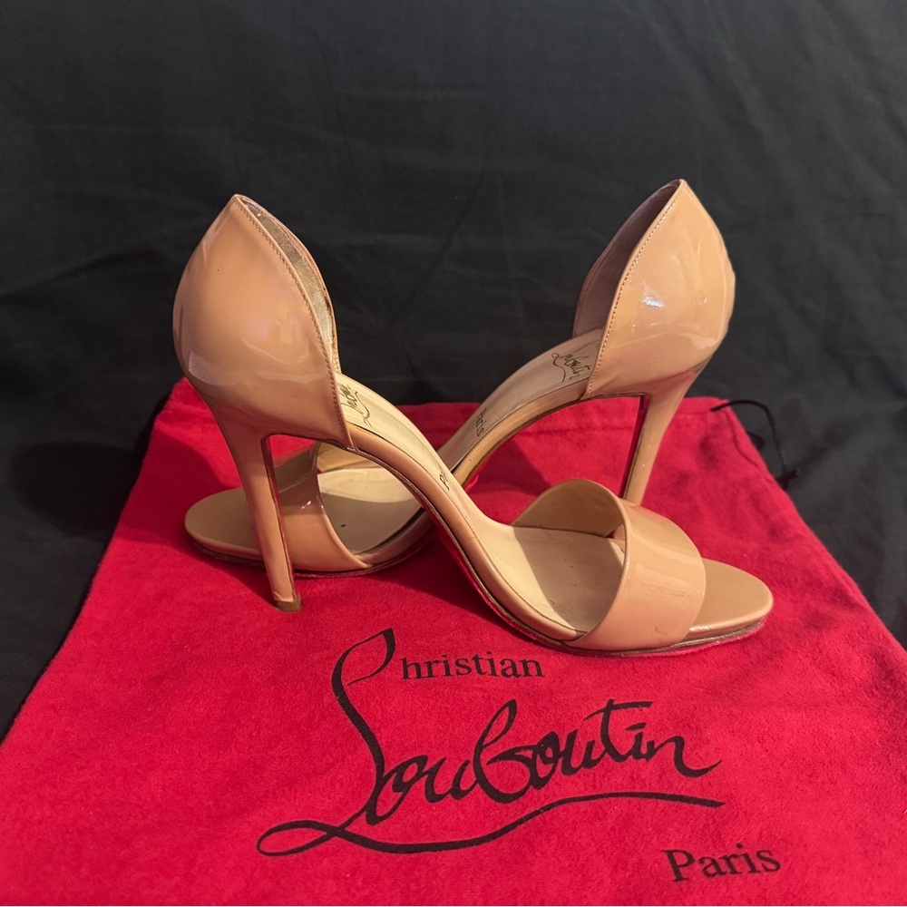 Christian Louboutin Beige Patent Leather Heels